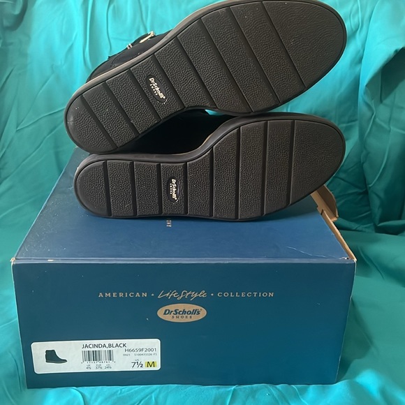 Dr. Scholl’s Jacinda black wedge bootie. Comes with original box - Picture 4 of 7